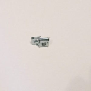 RETAINER DOOR HINGE BOLT LATE DEFENDER BYH500100