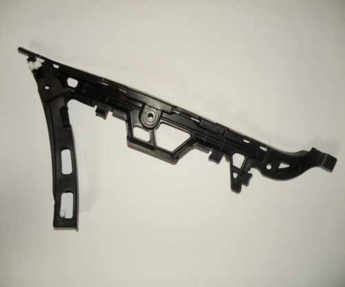 BUMPER MOUNTING BRACKET RIGHT SIDE REAR       DQN000061