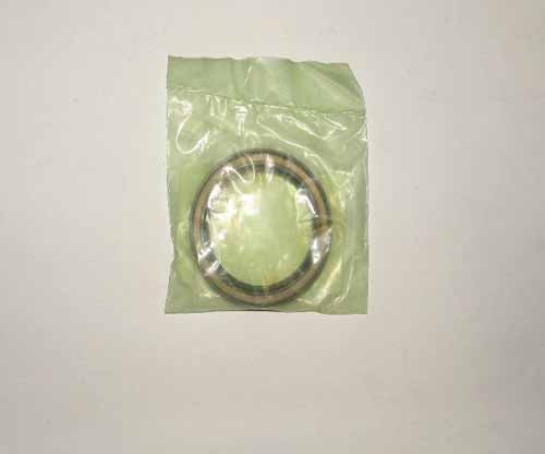 OUTPUT SEAL 6 SPEED AUTO FL2             LR000877