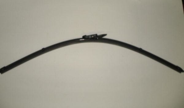 WIPER BLADE DRIVERS SIDE LHD FL2 LR008818