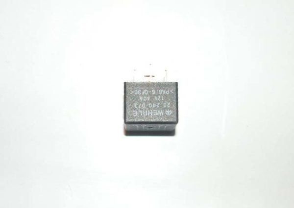 RELAY VARIOUS USES FREELANDER - P38 RANGE ROVER YWB10012L
