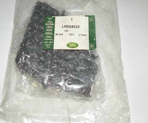 PAD INSULATOR RIGHT HAND D PILLER  LR004525