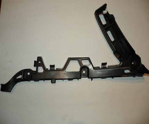 BUMPER MOUNTING BRACKET LHR RRS 10>        LR015111