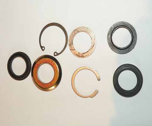 KIT-STEERING BOX SECTOR SHAFT SEAL STC889