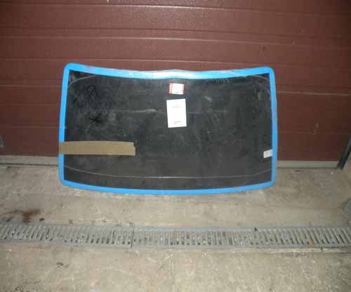 GLASS REAR DOOR WITH LIGHT-DARK TINTED GLASS LR018348