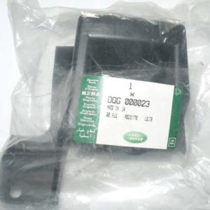 BRACKET - BUMPER MOUNTING RH, CENTER REAR WAS LR011603 NOW DQG000023
