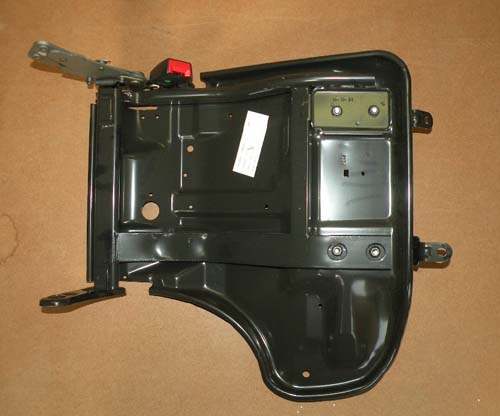 SEAT LATCH HSG RHR SMOKE DIS2 3A>	ERP100140LPW