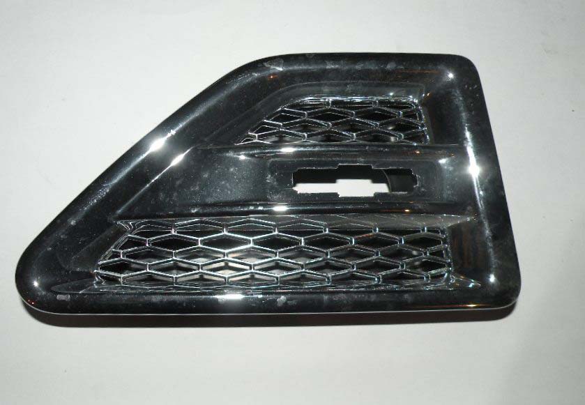 GRILLE FRONT RH WITH TITAN GRILLE LR001658