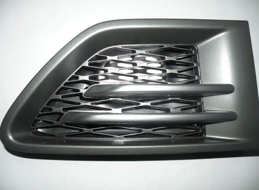 GRILLE FRONT FENDER RIGHT HAND TITAN LR019281