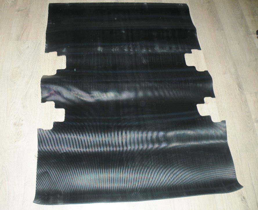 RUBBER MAT-REAR FLOOR DROP IN BLACK EAH500530