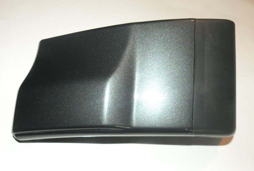 MOULDING – FENDER LEFT HAND WITH LOWER BODY CLADDING – PAINTED LR032376