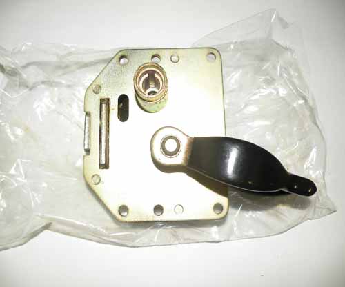 DOOR LOCK ASSEMBLYY LH+REAR ANTI BURST DEFENDER    FQJ500090